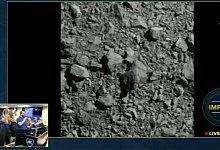 Dieses Videostandbild aus einem NASA-Livestream zeigt, wie die Raumsonde &laquo;Dart&raquo; (&laquo;Double Asteroid Redirection Test&raquo;) auf den Asteroiden Dimorphos st&uuml;rzt. - ASI/NASA/AP/dpa