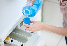 Fl&uuml;ssigwaschmittel - Foto: Christin Klose/dpa-tmn