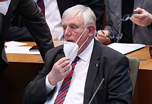 NRW hat keine Coronamasken mehr auf Lager - Oliver Berg/dpa