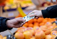 Lebensmittelpreise - Foto: Moritz Frankenberg/dpa/Archiv