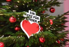 Spendengala "Ein Herz f&uuml;r Kinder" - Roter Teppich - Jens Kalaene/dpa-Zentralbild-POOL/dpa