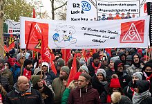 Protest-Kundgebung der IG Metall in Wolfsburg - Alicia Windzio/dpa