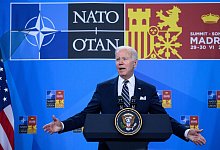 US-Pr&auml;sident Joe Biden &auml;u&szlig;ert sich bei einer Pressekonferenz zum Abschluss des Nato-Gipfels in Madrid. - Bernd von Jutrczenka/dpa