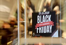 Black Friday - Foto: Bodo Marks/dpa/dpa-tmn