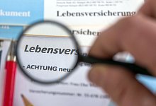 Lebensversicherung pr&uuml;fen - Foto: Jens B&uuml;ttner/dpa-Zentralbild/dpa