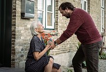 Charly H&uuml;bner als Ingwer und Hildegard Schmahl als Ella in einer Szene des Films "Mittagsstunde". - Christine Schroeder/Majestic Filmverleih/dpa