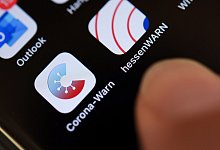 Corona-Warn-App - Foto: Arne Dedert/dpa