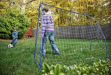 Kicken f&uuml;r die Gesundheit - Foto: Christin Klose/dpa-tmn