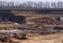 Ukraine-Krieg - Rohstoffe - Efrem Lukatsky/AP/dpa