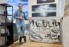 K&uuml;nstlerin Jeannine Platz - Tag der Handschrift - Georg Wendt/dpa