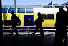 Deutschlandticket - Julian Stratenschulte/dpa