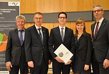 Urkunden&uuml;bergabe