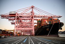 Containerhafen Busan - Bernd von Jutrczenka/dpa