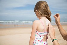 Kinder Sonnencreme &Ouml;ko-Test UV-Filter Test - Foto: Florian Schuh/dpa-tmn