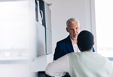 Im Büro - Zacharie Scheurer/dpa-tmn