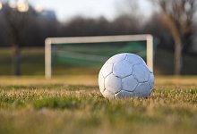 Gesperrter Fu&szlig;ballplatz - Tobias Hase/dpa