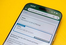 Ein Handy mit den Einstellungen der Amazon-Prime-Mitgliedschaft - Nico Tapia/dpa-tmn