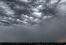 Gewitter in Duisburg (Symbolbild) - Christoph Reichwein/dpa
