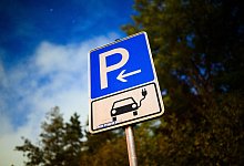 Autogipfel - Julian Stratenschulte/dpa