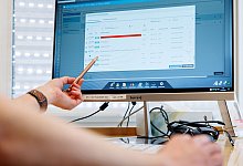 urn:newsml:dpa.com:20090101:251006-935-874824 - Daniel Karmann/dpa