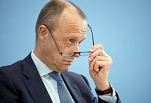 CDU-Chef Friedrich Merz r&auml;umt gro&szlig;e Vers&auml;umnisse der Union bei der Ausstattung der Bundeswehr ein. - Carsten Koall/dpa