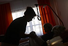 Pflege zu Hause - Foto: Jens Kalaene/dpa-Zentralbild/dpa