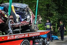 Vier junge Menschen sterben bei Autounfall - Christoph Reichwein/dpa