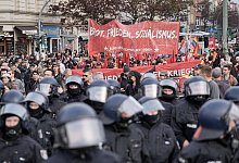 1.-Mai-Demonstration - Michael Kappeler/dpa