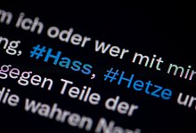 Hass und Hetze im Internet - Foto: Fabian Sommer/dpa