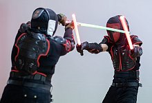 Lichtschwertfechten - Foto: Sebastian Gollnow/dpa