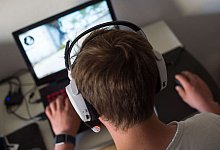 Zeitvertreib: Der deutsche Videospiele-Markt ist auch im zweiten Corona-Jahr deutlich gewachsen. - Lino Mirgeler/dpa/Illustration