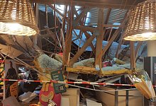 Zwei Schwerverletzte bei Einsturz von Supermarktdach - Freiwillige Feuerwehr Lauchringen/dpa