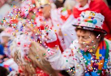 Karneval - Rolf Vennenbernd/dpa/Symbolbild