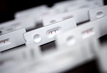 Die Corona-Zahlen k&ouml;nnten im Herbst weiter steigen. - Sina Schuldt/dpa