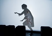 &bdquo;Die Wand": Katja Zinsmeister in einer Szene. - Ludwig Koerfer