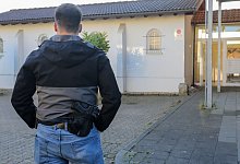 Durchsuchung - Foto: Ralf Roeger/dpa