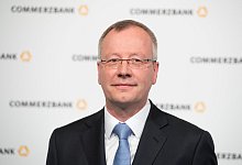 Commerzbank baut Vorstand um - Foto: Arne Dedert/dpa