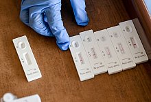 Corona-Schnelltest - Foto: Jens Kalaene/dpa-Zentralbild/Symbolbild