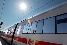 Sonderkulanzregelung der Deutschen Bahn: Wer angesichts der Sommerhitze auf die gebuchte Fahrt verzichten m&ouml;chte, kann sein Ticket auch sp&auml;ter nutzen. - picture alliance / dpa