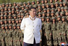 Der nordkoreanische Machthaber Kim Jong Un Ende April auf einem Foto der staatlichen nordkoreanischen Nachrichtenagentur KCNA. - -/KCNA/dpa