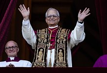 Neuer Papst Leo XIV. - Oliver Weiken/dpa