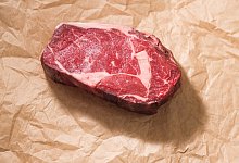 Frisches Fleisch - Foto: Lino Mirgeler/dpa-tmn