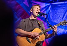 Konzert: S&auml;nger Oimara - Leonie Asendorpf/dpa