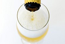 Pilsbiere im Test - Foto: Florian Schuh/dpa-tmn