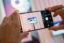 Motorola One Zoom von Lenovo - Foto: Zacharie Scheurer/dpa-tmn