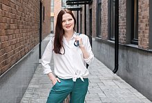 Frau mit einer weißen Blus - Ekaterina Yakunina/Westend61/dpa-tmn