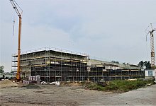 Die Instandsetzungshallen werden gebaut, weil neue Gefechtsfahrzeuge gr&ouml;&szlig;er und aufgrund der Panzerung schwerer geworden sind. In den Hallen wird auch ein 25-Tonnen-Kran installiert, um zum Beispiel den Turm eines Kampfpanzers Leopard 2 zu heben. - Katharina Flor / Bundeswehr