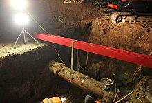 Das erste Loch im Netz - FOTO: PETER STEINERT