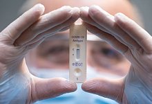 Schnelltest - Foto: Sebastian Kahnert/dpa