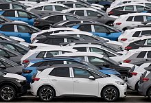 Neuwagen - Hendrik Schmidt/dpa